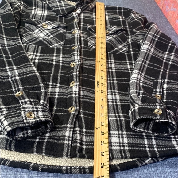 SAGE Collective Sherpa Lined Flannel Jacket Women’s M Black White Plaid Coat - Picture 9 of 10